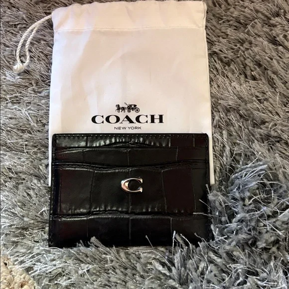 Coach Essential Card Case - Picture 2 of 8